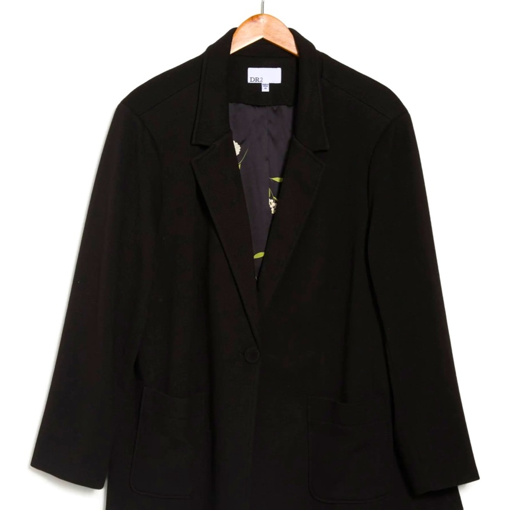 BLACK BLAZER (NEW WITH TAGS) 🖤